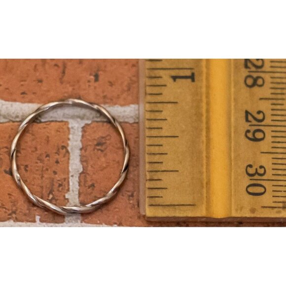 Size 9, Vintage Spiral Waves Sterling Silver Ring by Avon - W27 - Picture 3 of 3